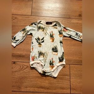 Milkbarn Long Sleeve Onesie Size 3-6 month